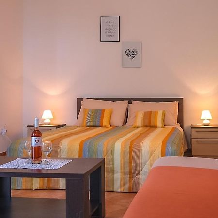 Apartmani Nina Rovigno Esterno foto