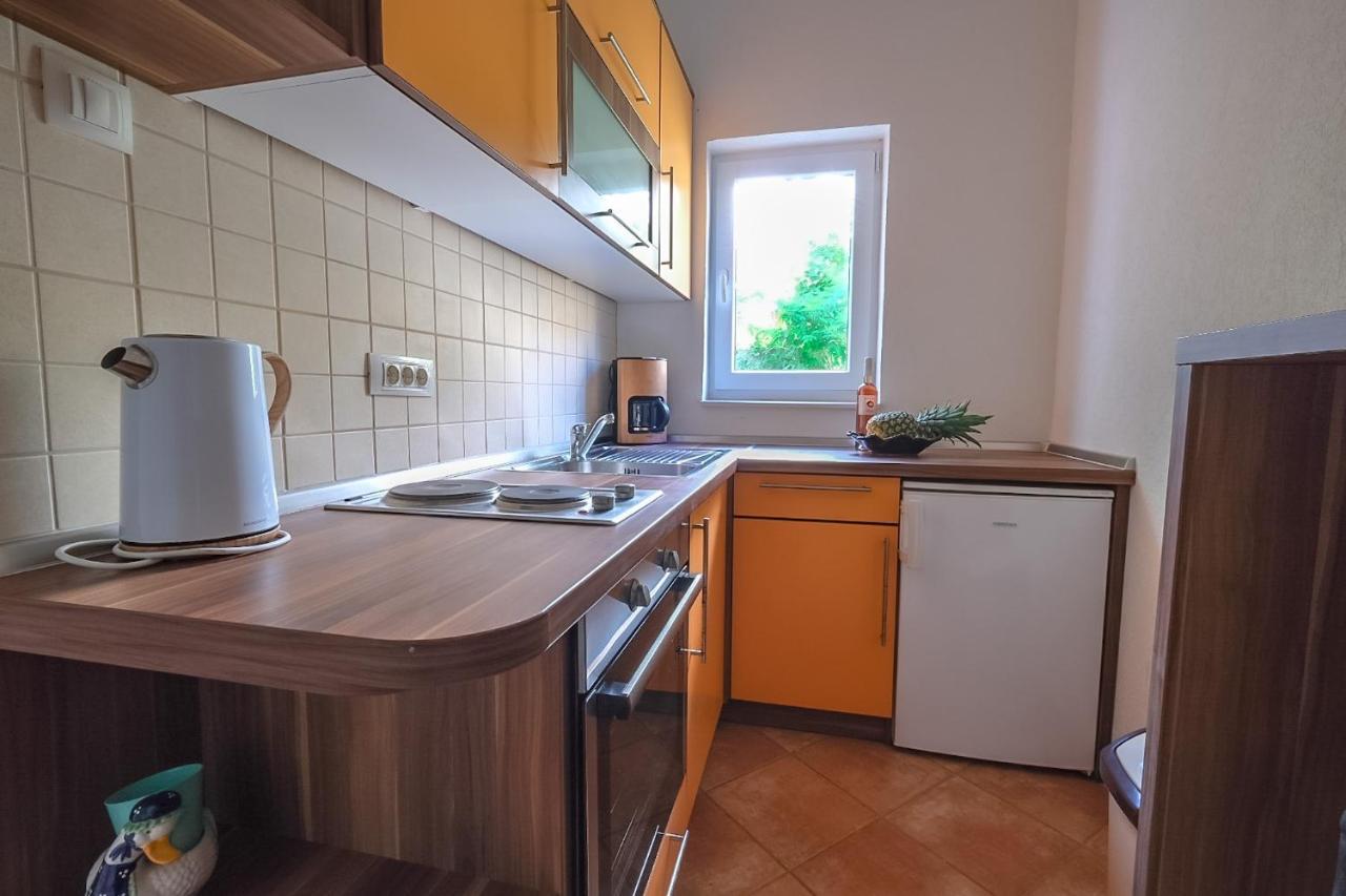 Apartmani Nina Rovigno Esterno foto