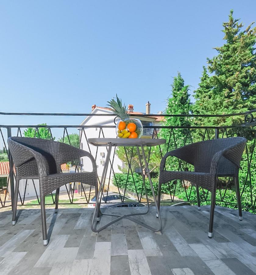 Apartmani Nina Rovigno Esterno foto